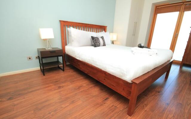 Grand Canal Quay Luxury Apt