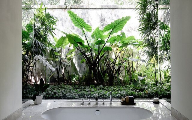 REVĪVŌ Wellness Resort Nusa Dua Bali