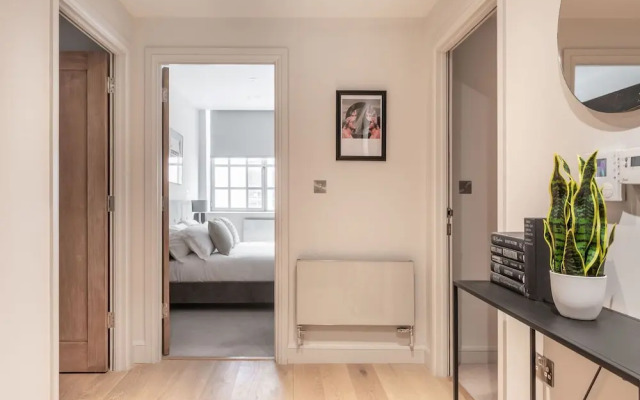 Amigos Nest - Farringdon - by Frankie Says