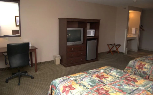 Commodore Resort