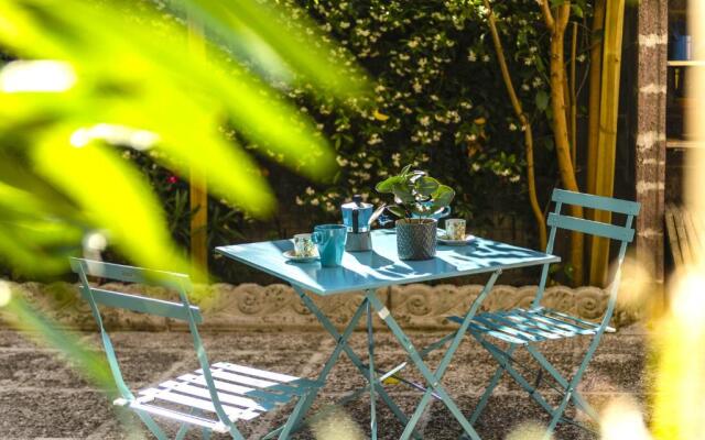 Hostly - The Urban Garden House - 3 Bedrooms, Garden, Great Location!