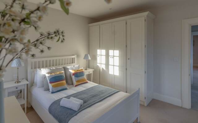 The Liam Neeson Suite by 5STARSTAY
