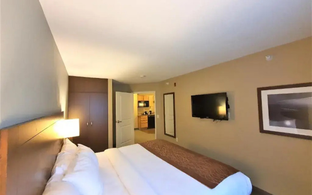 GrandStay® Hotel & Suites – Chisago City