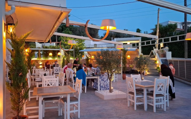 Marina Hotel