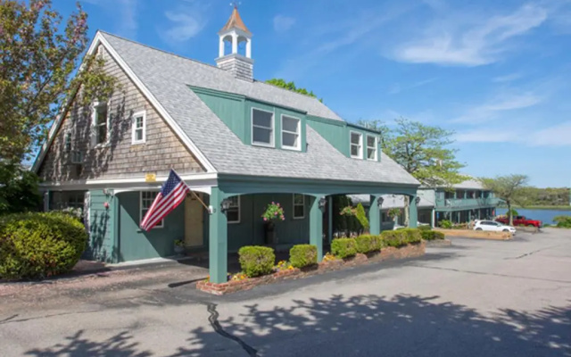 The Cove Motel