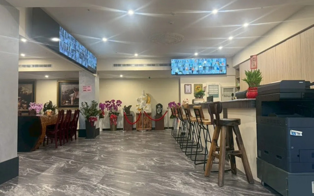 Chuanfu Shimen Hotel