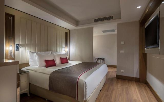 Trendy Lara Hotel