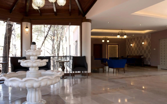 Hotel Pine Valley