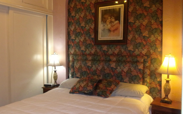 Casita Montana Hotel and Suites