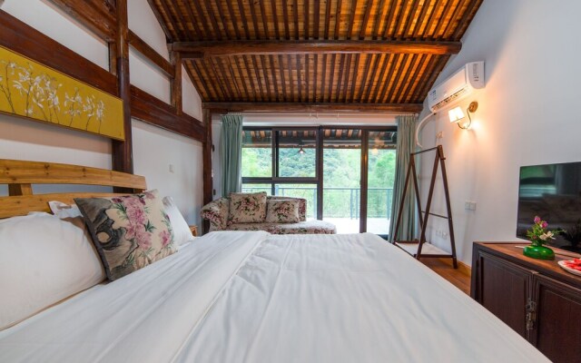 Tong Lu Ye Du Li Cun