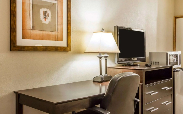 Quality Inn & Suites Greenville I-65