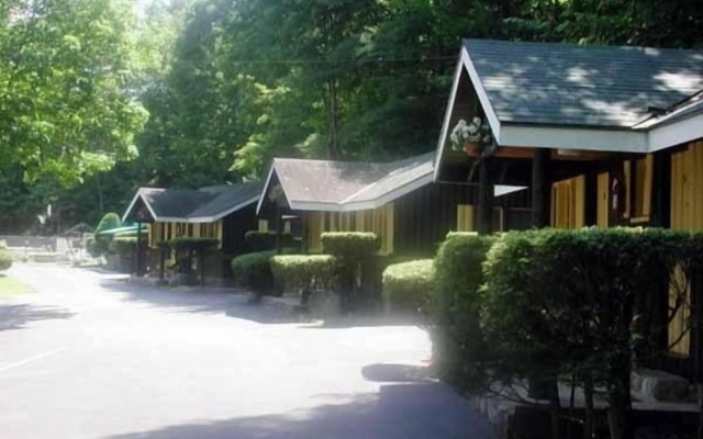 Amber Lantern Lake George Motel and Cottage Rentals