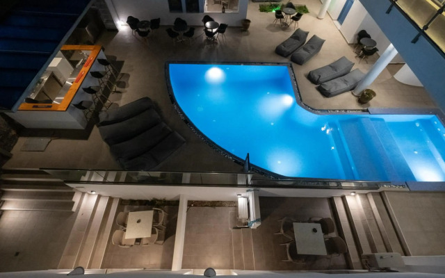 Tristhenia Hotel