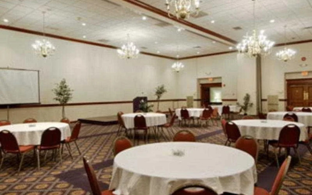 Holiday Inn Airport North