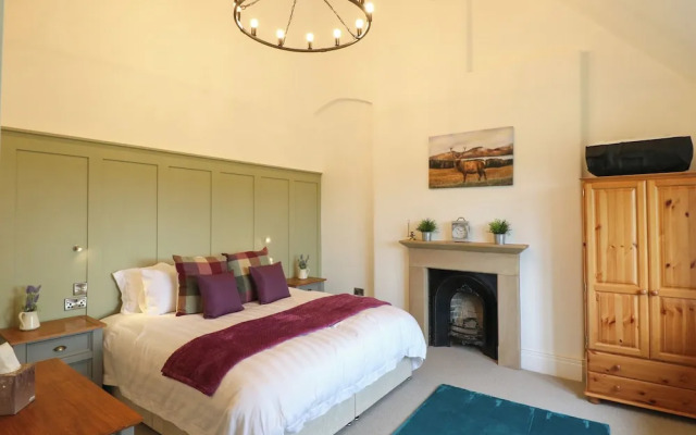 Upper Hurst Farmhouse