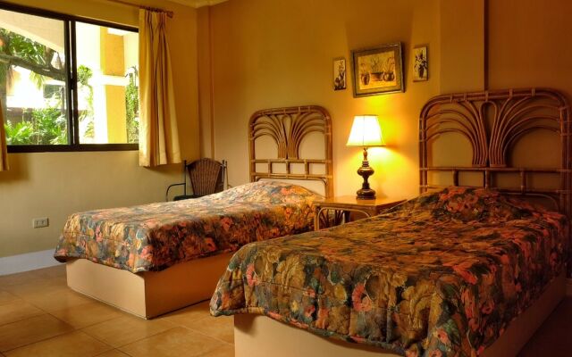 Playa Papagayo Beach Inn