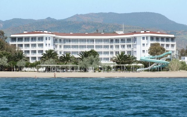 Le Monde Beach Resort & Spa