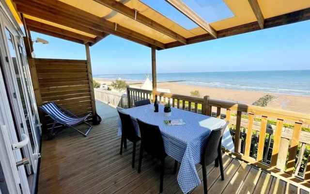 Seaside Comfort With Parking