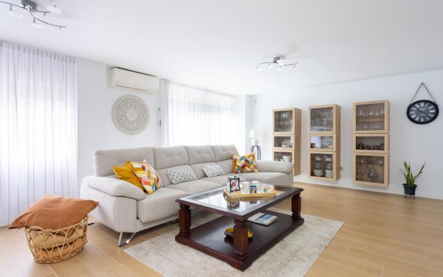 Home2Book Elegance City Center Apartment