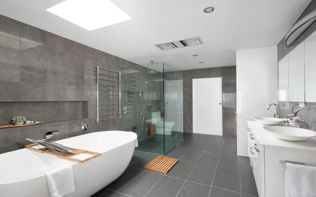 Seaside Sanctuary - Waterfront Luxury Home with Heated Pool