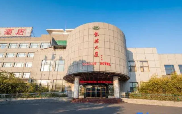 Runhua Junyue Hotel