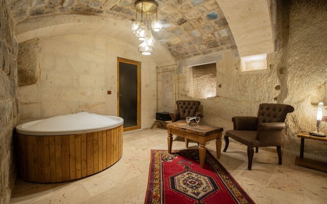 Ares Cave Suites