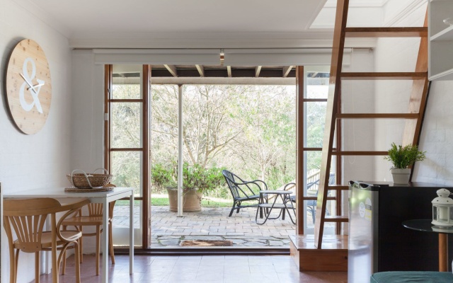 Sunseeker Cottage – Balcony – Melbourne