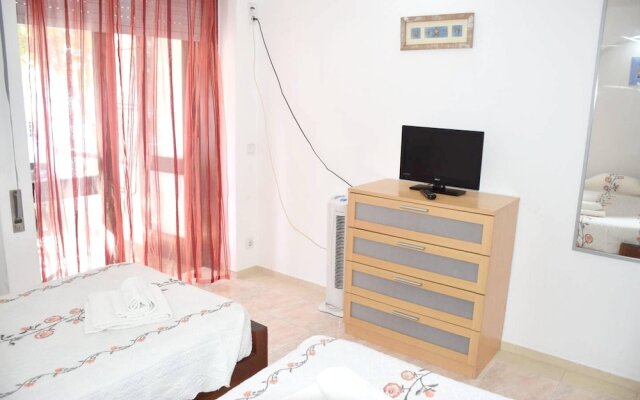 Apartment with One Bedroom in Albufeira, with Pool Access And Wifi - 4 Km From the Beach