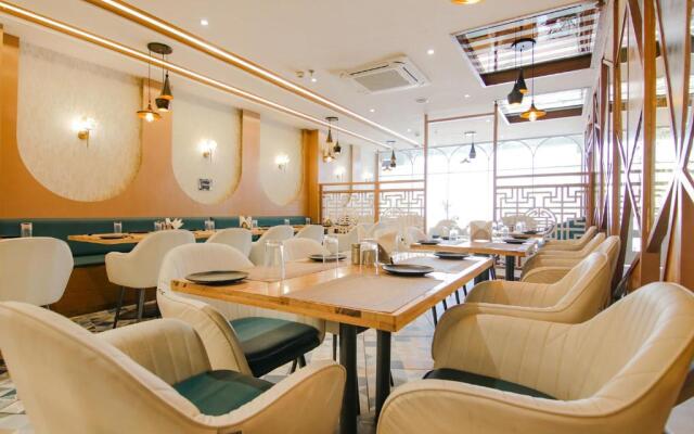 Fabhotel Prime The Eminence