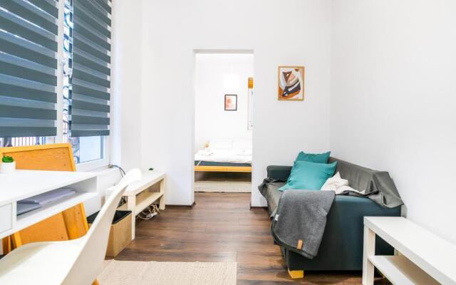 Cute&Cozy 2BD Flat with Balcony