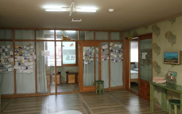 Jeju Airport Mira Guesthouse