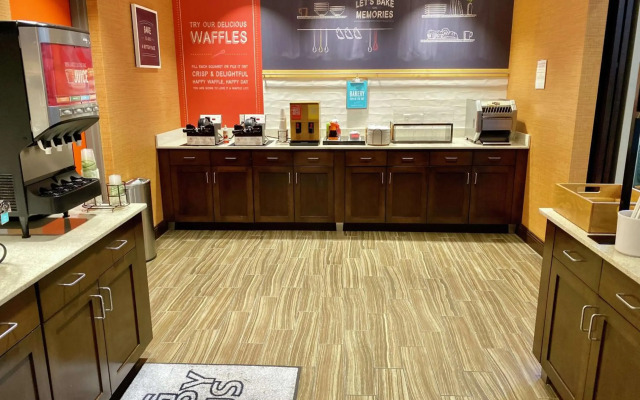 Hampton Inn & Suites Deland
