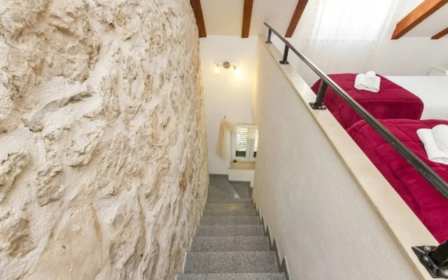 Peruzovic Rooms 1