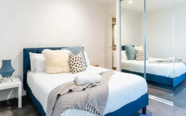 Brilliant Lv56 Condo HighRise Bay View