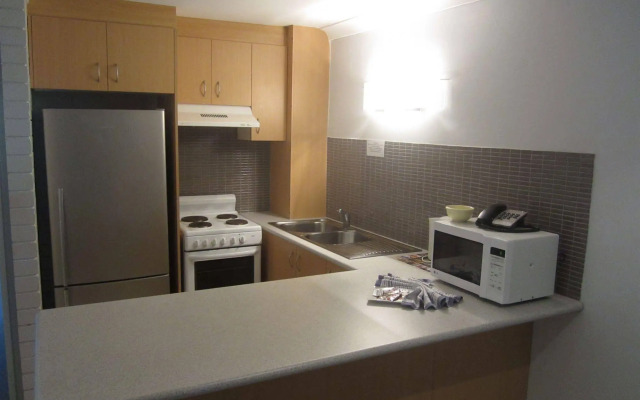 Trickett Gardens Holiday Inn