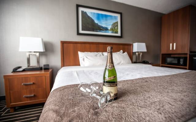 Mamateek Restaurant & Pub