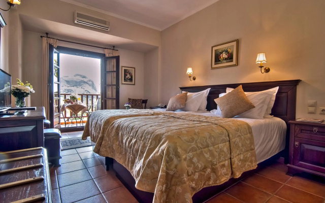 Doupiani House Hotel