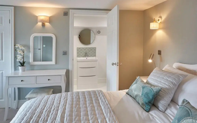 Host Stay Deveraux House