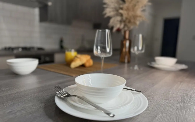 Birmingham City 2 Bedroom Apartment - Free Parking