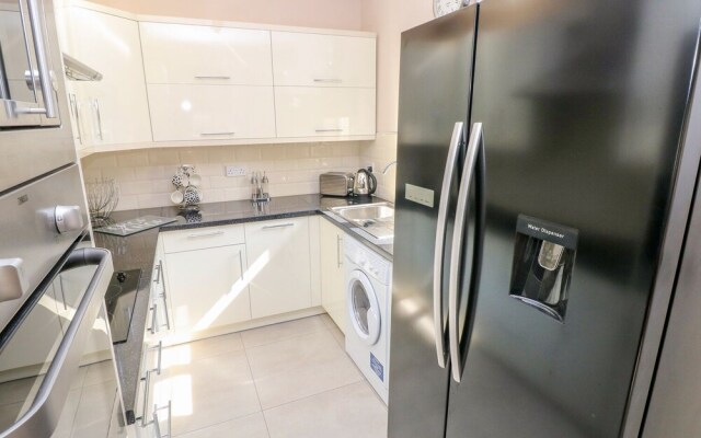Vineyard Vale 8