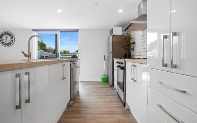 Coastal Breeze - Waihi Holiday Home