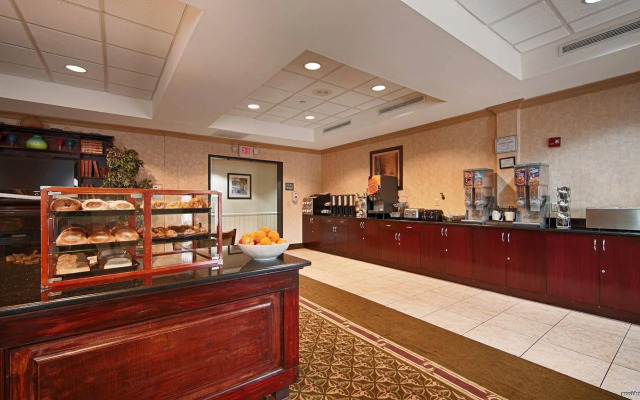 Spark by Hilton Rahway