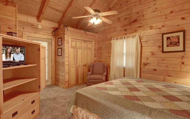 Hillside Haven 1 Bedroom 1 Bathroom Cabin