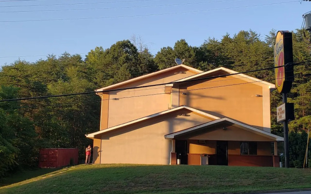 Super 8 by Wyndham Martinsville VA
