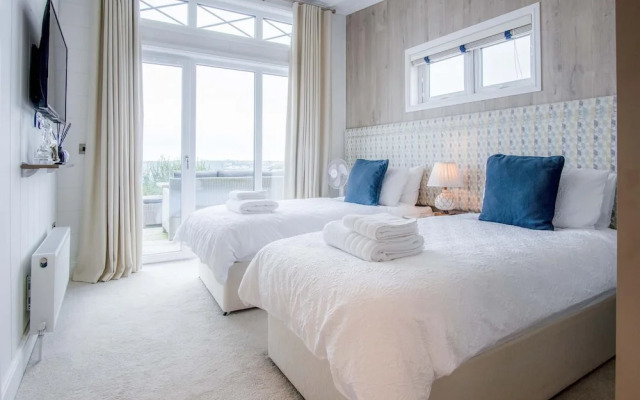 Shearwater 30 - 2 Bedroom Lodge - Summerhill