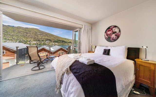 Alpine Village - 2 Bedroom Executive Apartment