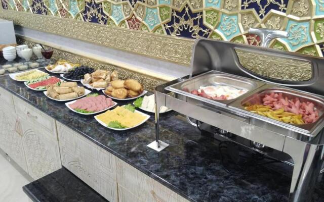 Отель Asian Plaza