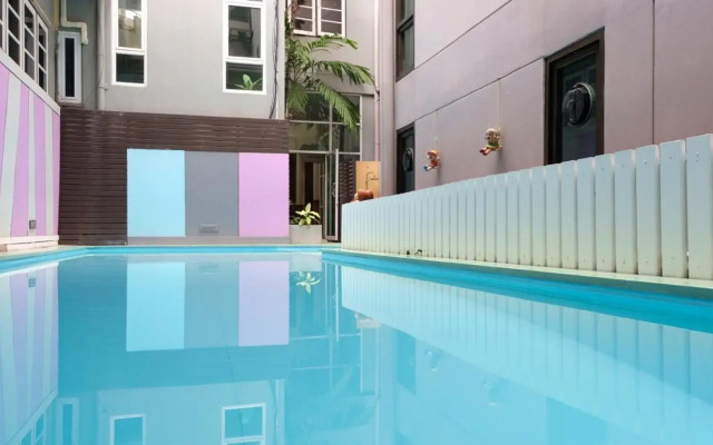 S2 Hotel