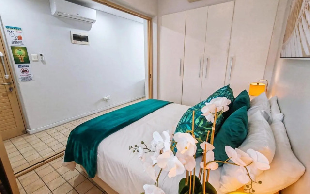 Ocean Whisper, 180 degree Ocean View, 605 Quayside