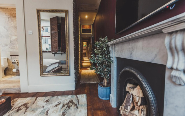The Cow Hollow Hotel